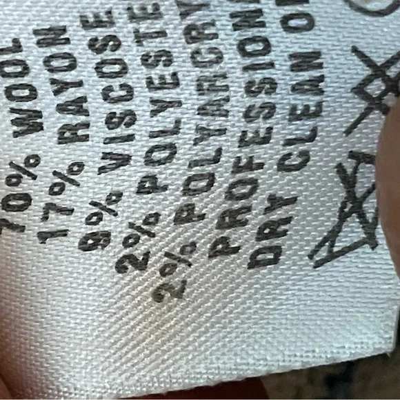 St. John jacket 4 - Picture 6 of 8